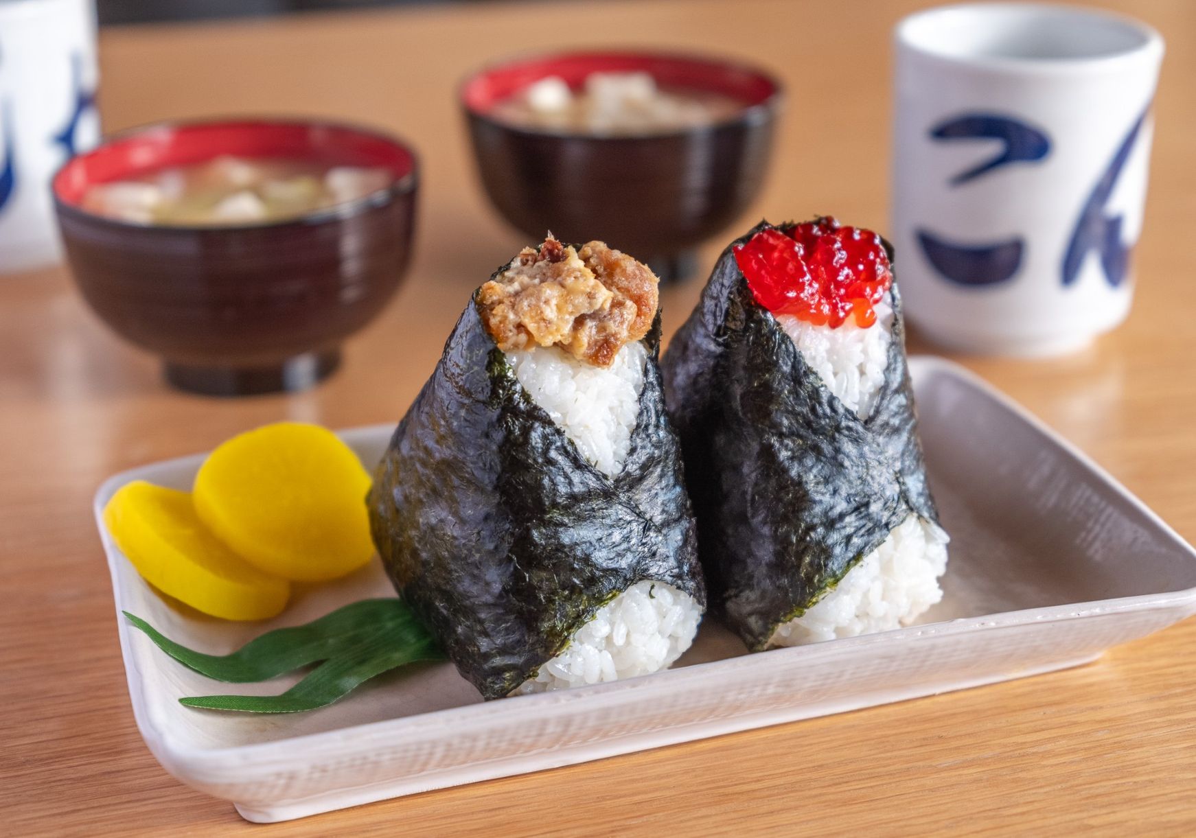 伝説の味を継承する“握らない”おにぎり専門店『おにぎり こんが
